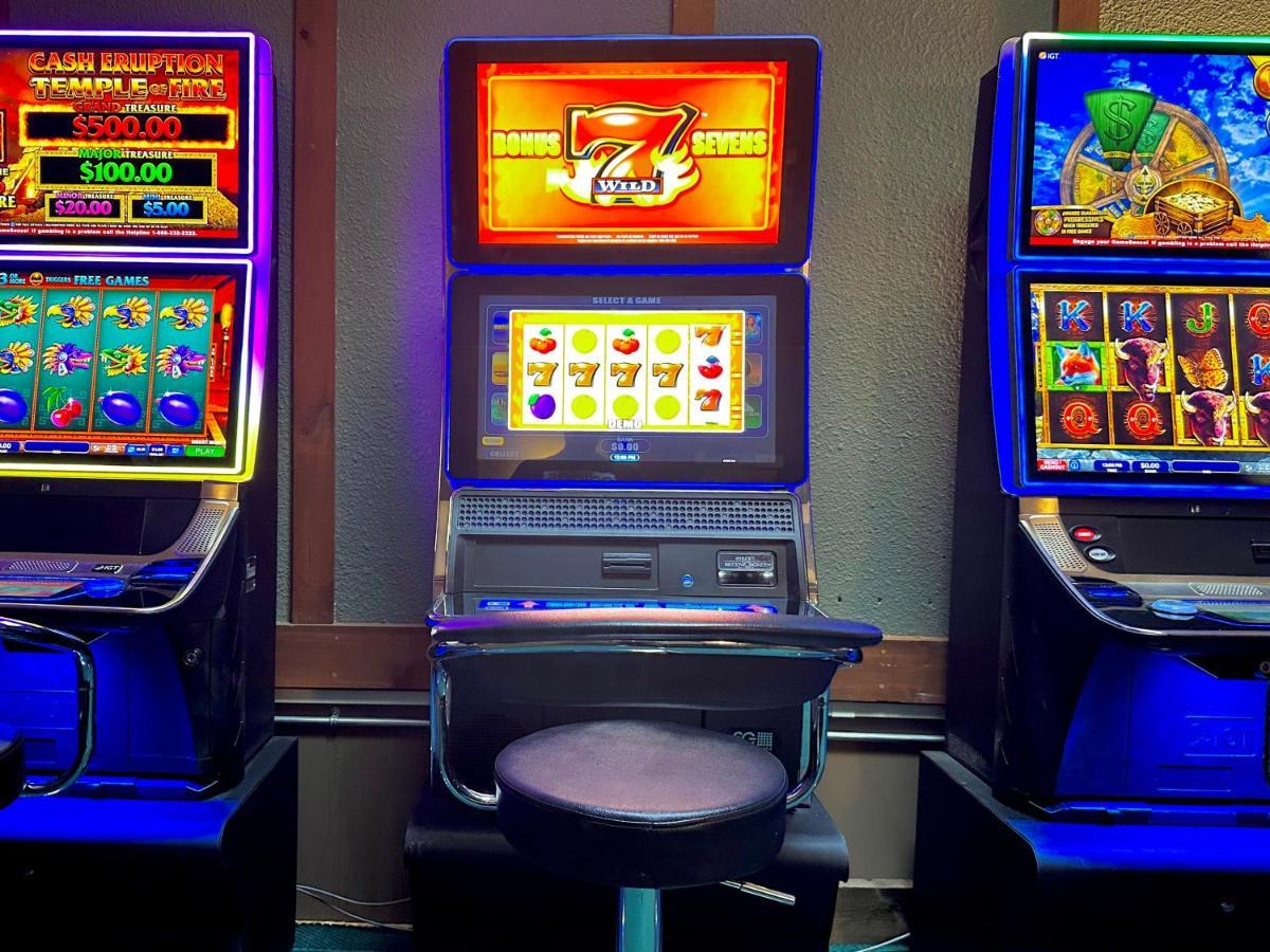 Lacombe Motor Inn Zewnętrze zdjęcie