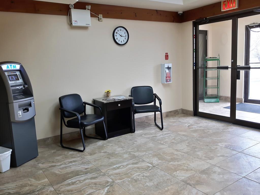 Lacombe Motor Inn Zewnętrze zdjęcie